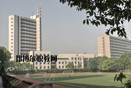 南充工業(yè)職業(yè)技術(shù)學(xué)校2020年報(bào)名條件、招生要求、招生對象