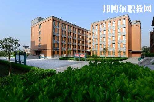 新都衛(wèi)生職業(yè)學(xué)校2020年報(bào)名條件、招生要求、招生對(duì)象