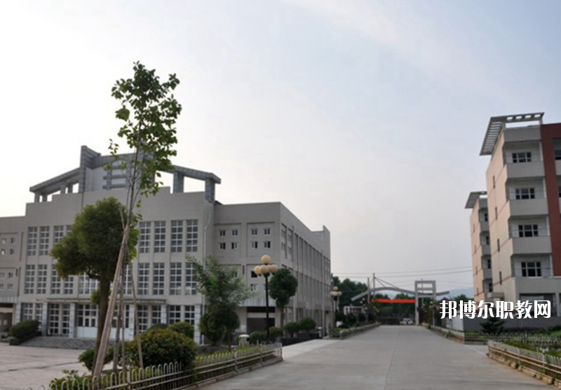 太湖職業(yè)技術(shù)學校2020年招生辦聯(lián)系電話