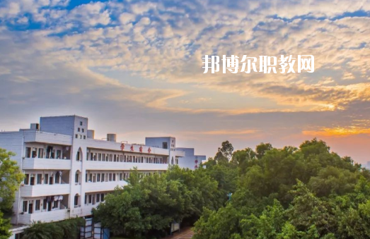 廣州市南沙區(qū)嶺東職業(yè)技術(shù)學(xué)校2020年報(bào)名條件、招生要求、招生對(duì)象