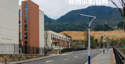 貴州建設(shè)職業(yè)技術(shù)學(xué)院中職部2020年報名條件、招生要求、招生對象
