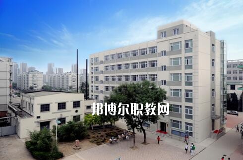 南陽經(jīng)濟(jì)貿(mào)易學(xué)校2021年報名條件、招生要求、招生對象