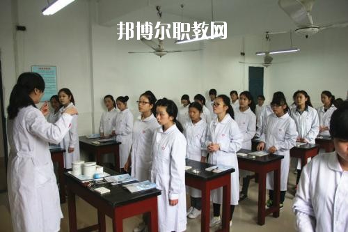 四川2020年男生學什么衛校好