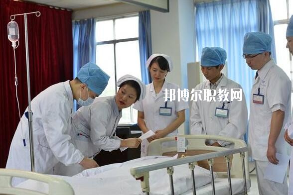重慶2021年男生讀衛校好嗎
