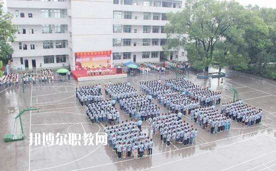 鶴壁工業中專2021年招生辦聯系電話