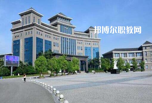 重慶2021年讀什么衛校有前途