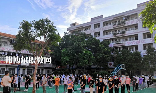 佛山騰飛技工學(xué)校2021年學(xué)費(fèi)、收費(fèi)多少