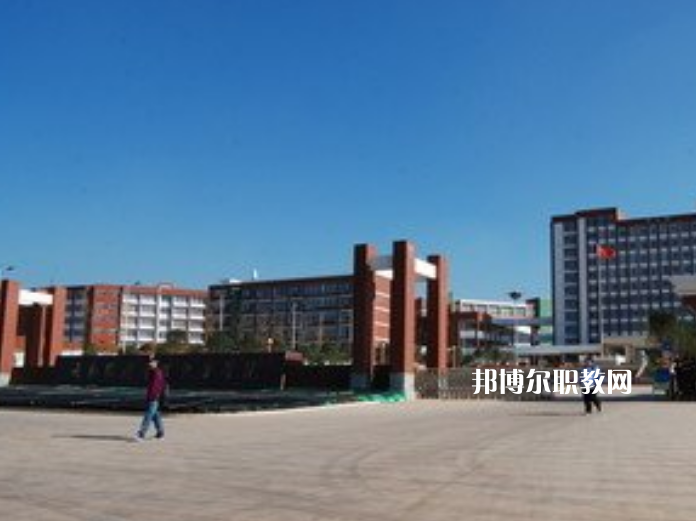 重慶松溉中等職業技術學校2021年報名條件、招生對象
