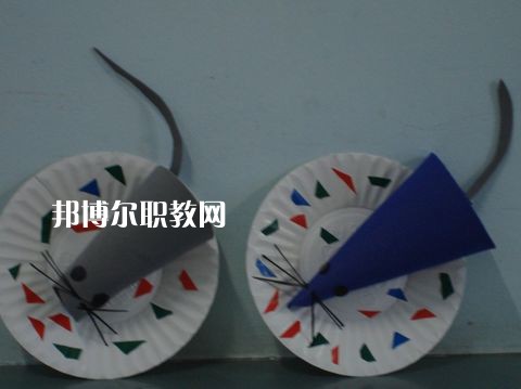 成都2021年男生上幼師學校學什么專業好