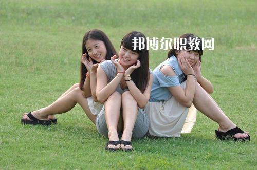 成都2021女生初中畢業上幼師學校