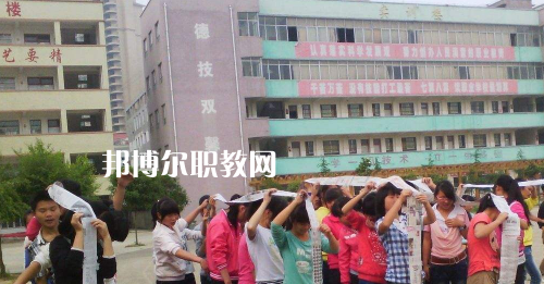 甕安鴻翔中等職業技術學校怎么樣、好不好