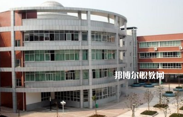 重慶2021年中專和專科有什么區別