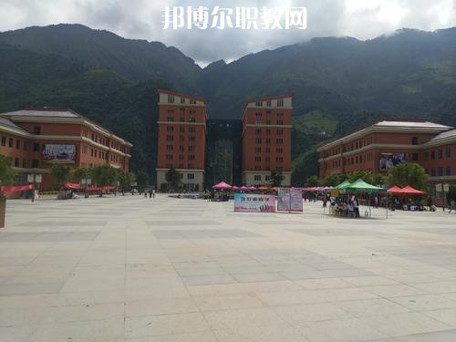 怒江州民族中等專業(yè)學(xué)校2021年報(bào)名條件、招生要求、招生對象