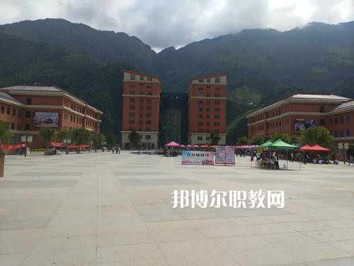 怒江州民族中等專業(yè)學校2021年學費、收費多少