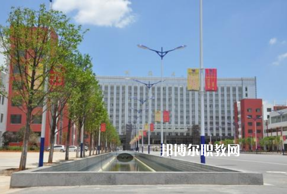云南電子信息高級技工學(xué)校2021年報名條件、招生要求、招生對象