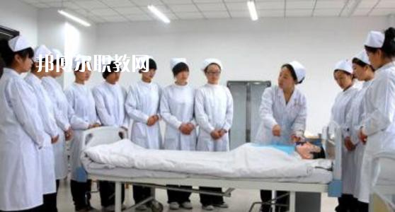 曲靖衛(wèi)生學(xué)校2021年報名條件、招生要求、招生對象