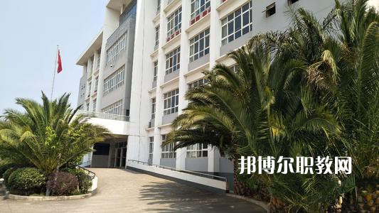 晉寧職業(yè)高級(jí)中學(xué)2021年報(bào)名條件、招生要求、招生對(duì)象