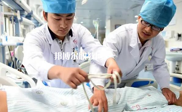 重慶2022年男生上護理學校學什么專業好