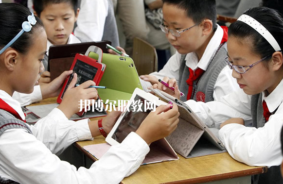河北2022年女生讀電子商務學校怎么樣