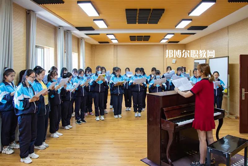 金昌市理工中等專業(yè)學校2022年報名條件、招生要求、招生對象