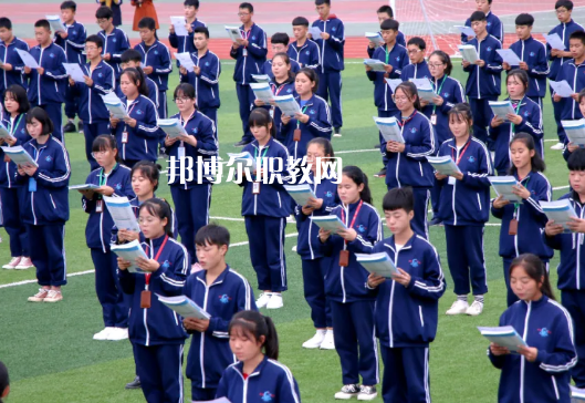 崇信縣職業(yè)教育中心2022年報名條件、招生要求、招生對象 