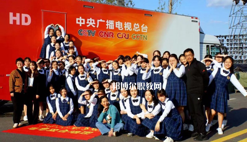 江蘇戲劇學(xué)校2022年報(bào)名條件、招生要求、招生對象