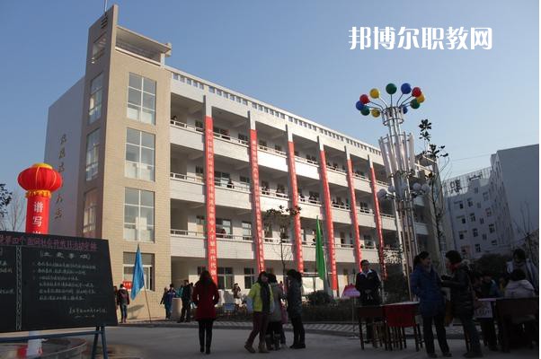 重慶益民技工學校2022年學費、收費多少 