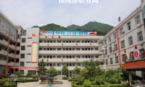 鎮巴職業中學怎么樣、好不好
