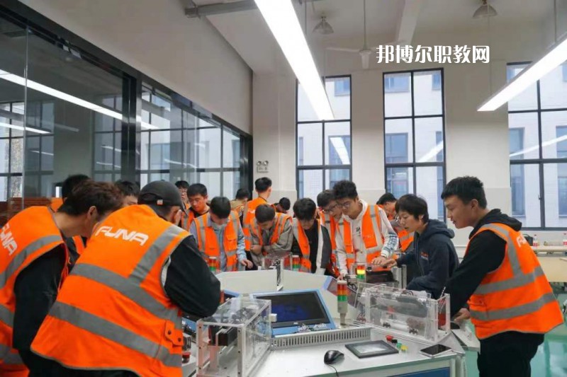 常熟濱江職業技術學校2022年招生辦聯系電話