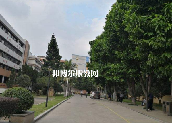 德陽中德工業(yè)技術學校地址在哪里