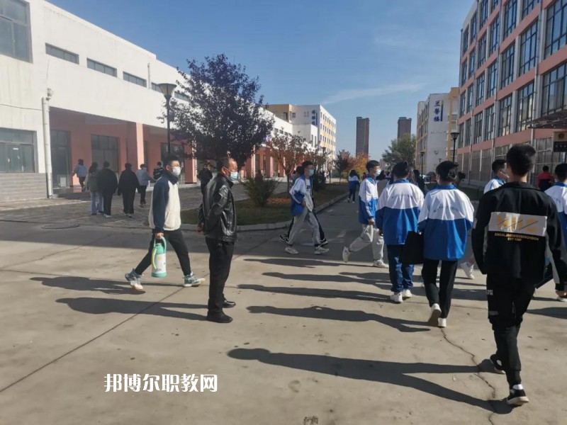華亭職業(yè)教育中心2022年報(bào)名條件、招生要求、招生對象