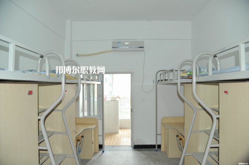 陜西寶雞育新職業高級中學2022年宿舍條件
