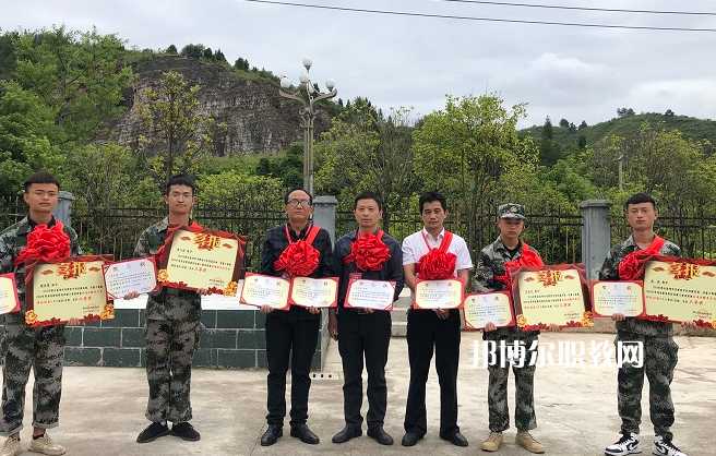 黔東南州應(yīng)用技術(shù)學(xué)校2022年報(bào)名條件、招生要求、招生對(duì)象