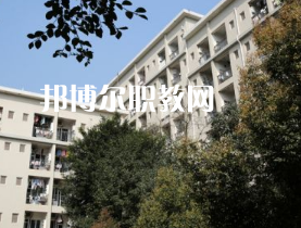 重慶輕工業(yè)學(xué)校2022年報名條件、招生要求、招生對象