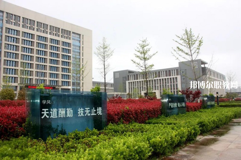 淮安高級職業(yè)技術(shù)學(xué)校2022年報名條件、招生要求、招生對象