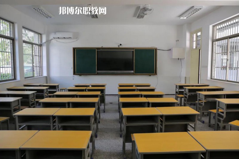 鹽城市經貿高級職業學校2022年招生辦聯系電話