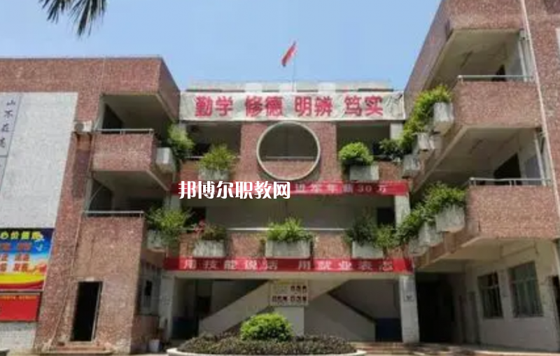 佛山騰飛技工學(xué)校2022年報名條件、招生要求、招生對象