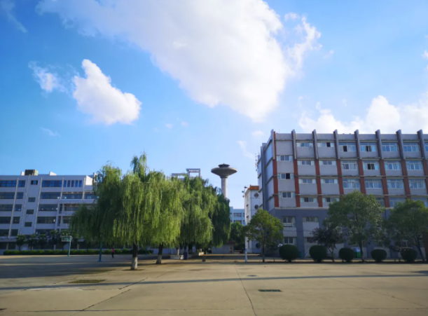 阜陽衛(wèi)生學校2022年招生辦聯(lián)系電話