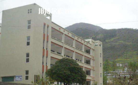 四川西昌交通學(xué)校2022年報名條件、招生要求、招生對象;