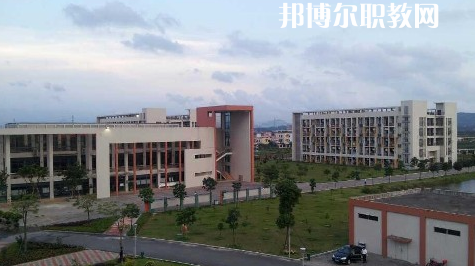 獨(dú)山中等職業(yè)學(xué)校2022年學(xué)費(fèi)、收費(fèi)多少