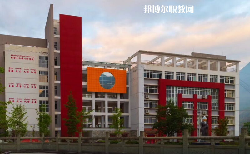 甘孜州職業技術學校2022年報名條件、招生要求、招生對象