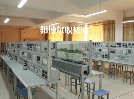保定工程技術(shù)學(xué)校2022年報(bào)名條件、招生要求、招生對象
