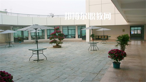 鎮(zhèn)江高等職業(yè)技術(shù)學校2022年報名條件、招生要求、招生對象