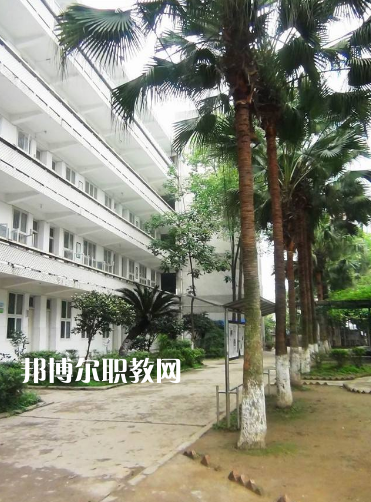 四川瀘州鵬程中等職業學校2022年學費、收費多少