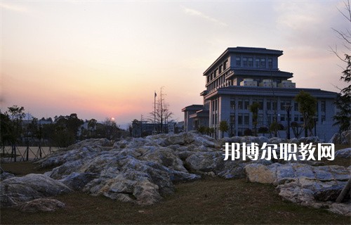 鎮江技師學院2022年報名條件、招生要求、招生對象