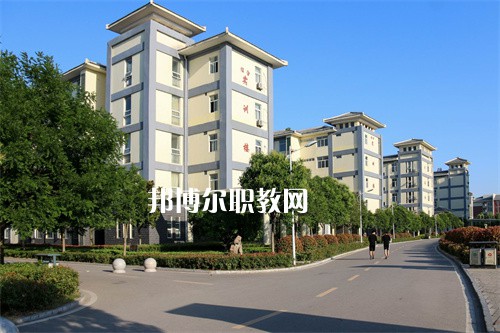 安徽亳州技師學(xué)院2022年報(bào)名條件、招生要求、招生對(duì)象
