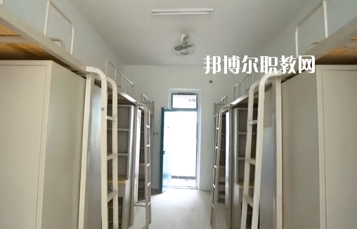 威信縣職業高級中學2022年宿舍條件