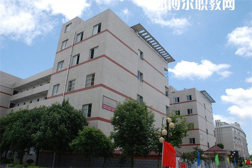 太湖職業(yè)技術(shù)學校2022年報名條件、招生要求、招生對象