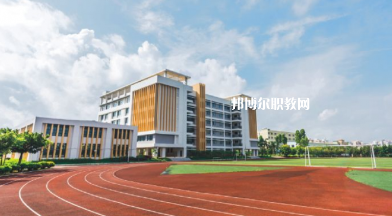 曲靖財經(jīng)學(xué)校2022年報名條件、招生要求、招生對象
