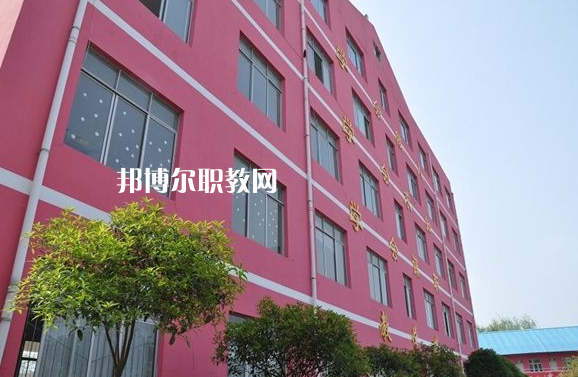 麗江民族中等專業(yè)學(xué)校2022年報名條件、招生要求、招生對象